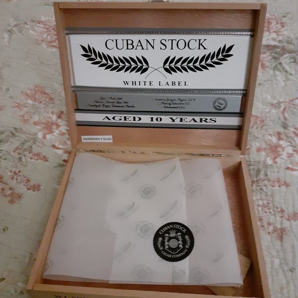 Cuban Stock White Label all wood empty cigar box - Picture 2 of 3